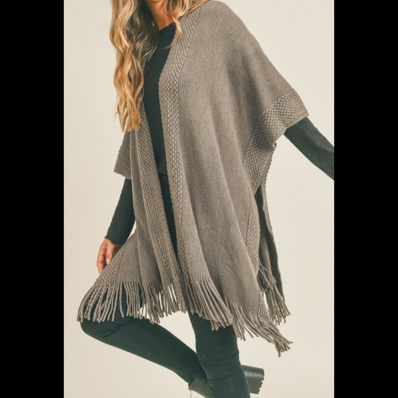 Classic soft gray tassel fringe trim Ruana Cardigan/poncho kimono sweater - Picture 2 of 5